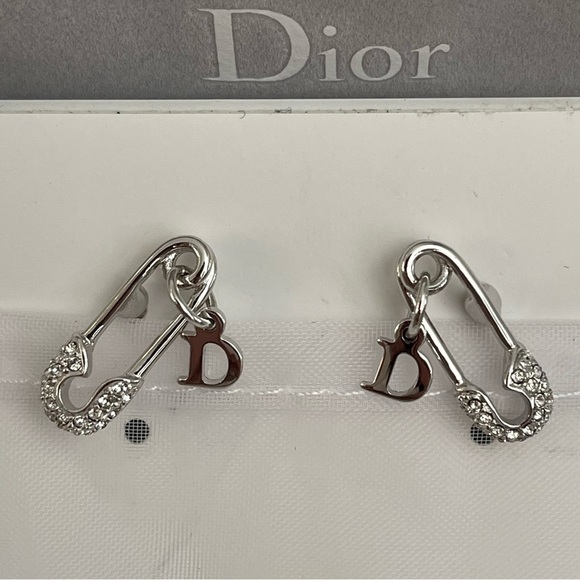 ⭐️COA⭐️DiOR Paper Clip EARRINGS W/BOX & DUSTBAG🧷⭐️RHODIUM PLATED⭐️🧷 - Picture 1 of 11